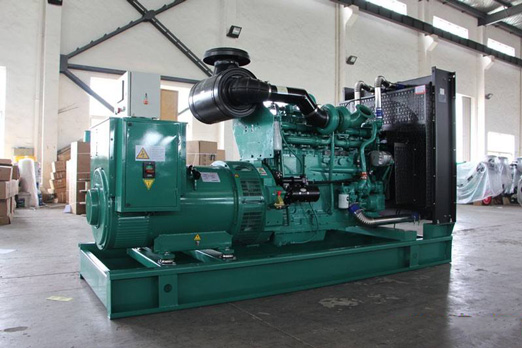 革吉320kw康明斯柴油发电车出租组图片 革吉320kw康明斯柴油发电车出租组图片